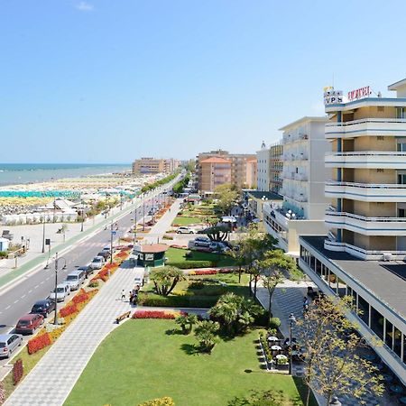 Hotel Caesar Cesenatico Esterno foto
