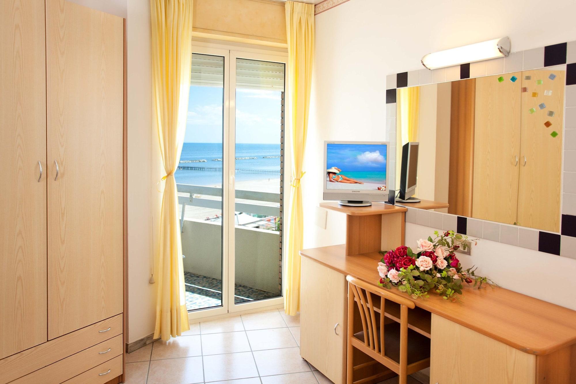 Hotel Caesar Cesenatico Esterno foto