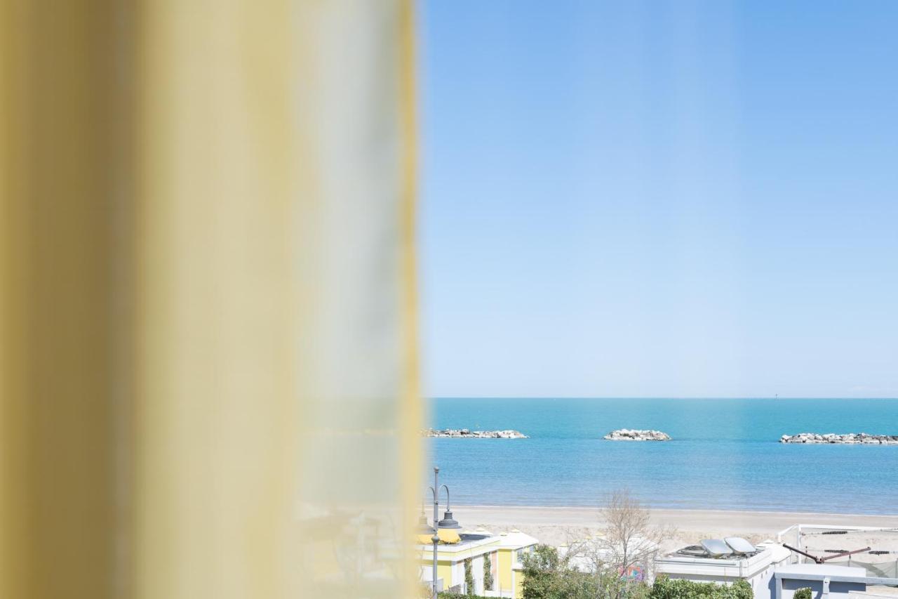 Hotel Caesar Cesenatico Esterno foto