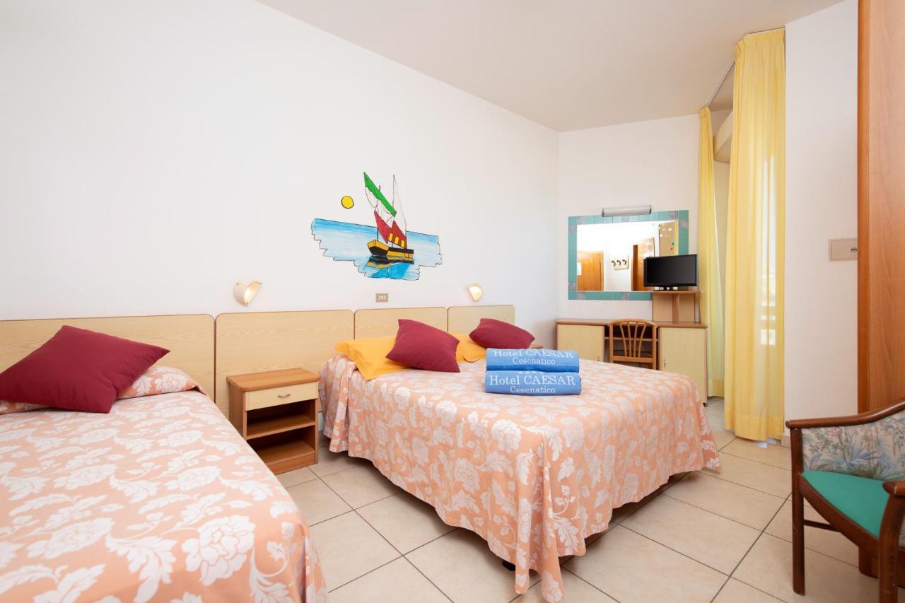 Hotel Caesar Cesenatico Esterno foto