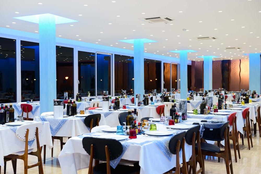 Hotel Caesar Cesenatico Esterno foto