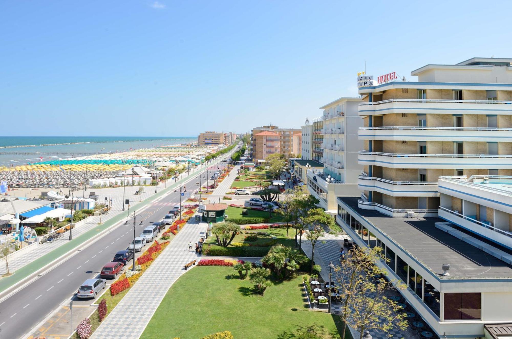 Hotel Caesar Cesenatico Esterno foto