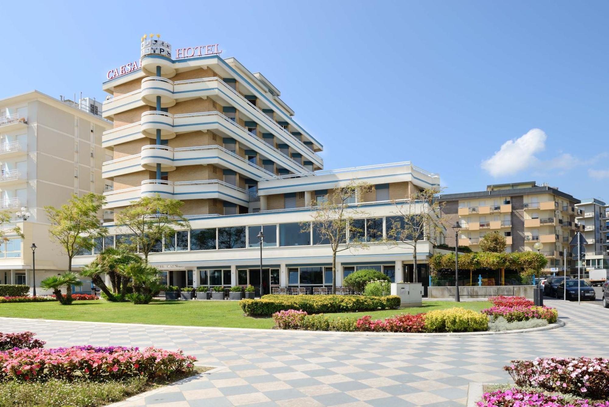 Hotel Caesar Cesenatico Esterno foto